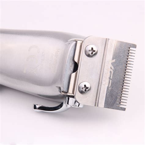 Cortadora Profesional VGR V‑658 Inalámbrica | Pantalla LED y Batería 250 min