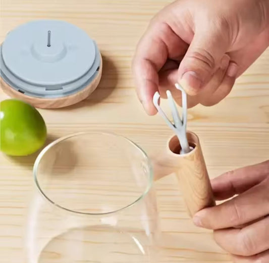 Taza Mezcladora Automática de Vidrio 400ml con Batidor Eléctrico y Mango de Madera
